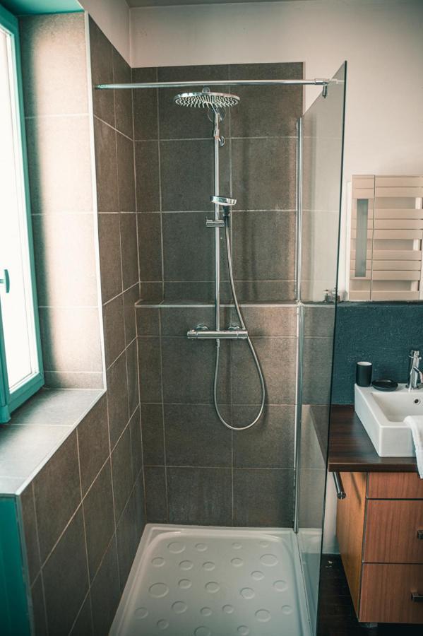 Le Serenite - T3 En Maison De Ville Avec Piscine อานซี ภายนอก รูปภาพ